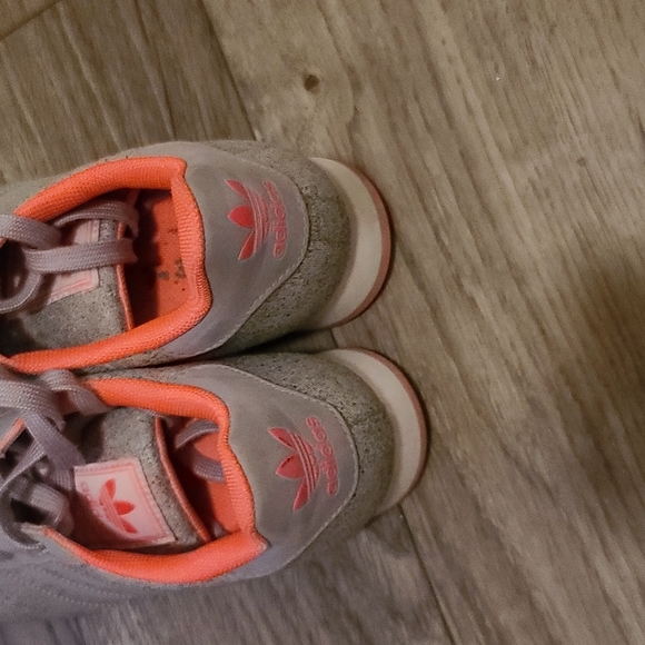 Very lightly worn Adidas - Picture 2 of 12